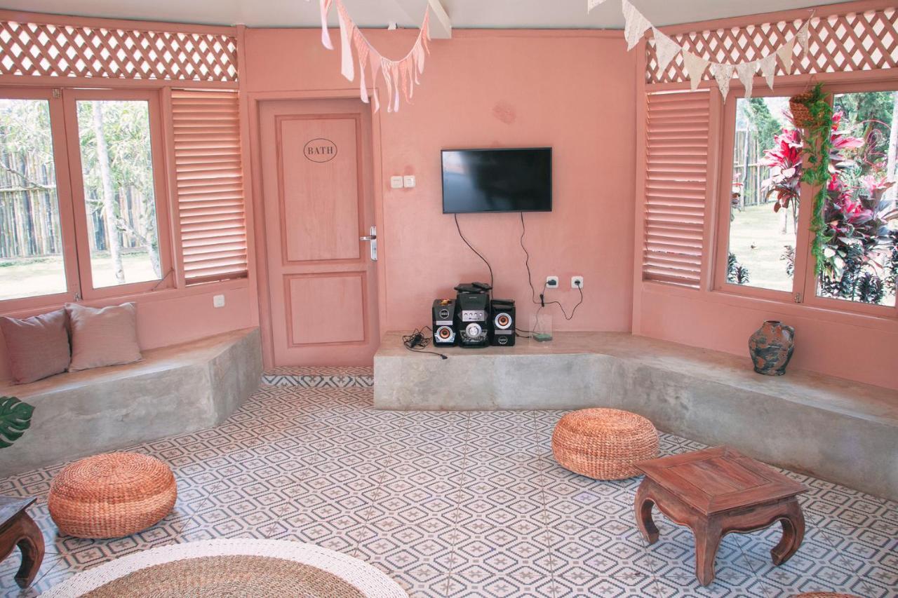 Villa Andante By The 100 Bogor